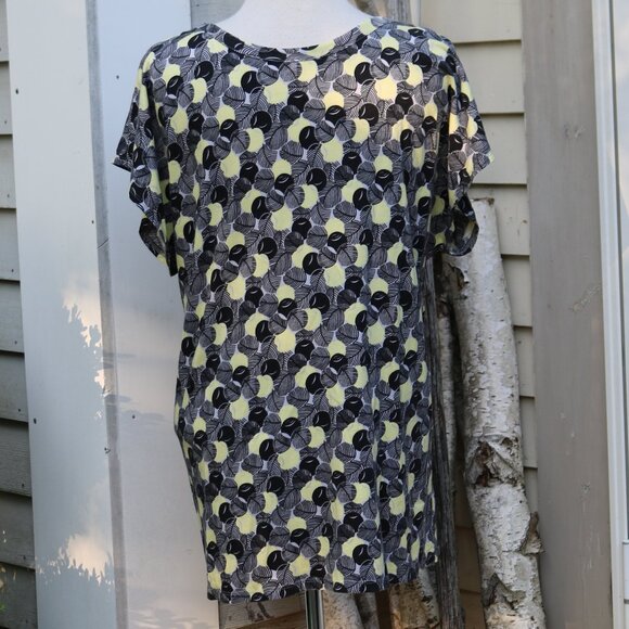 Old Navy Black Yellow Leaf Print Cotton Modal Blend Short Sleeve Tee Sz XL - Picture 4 of 6